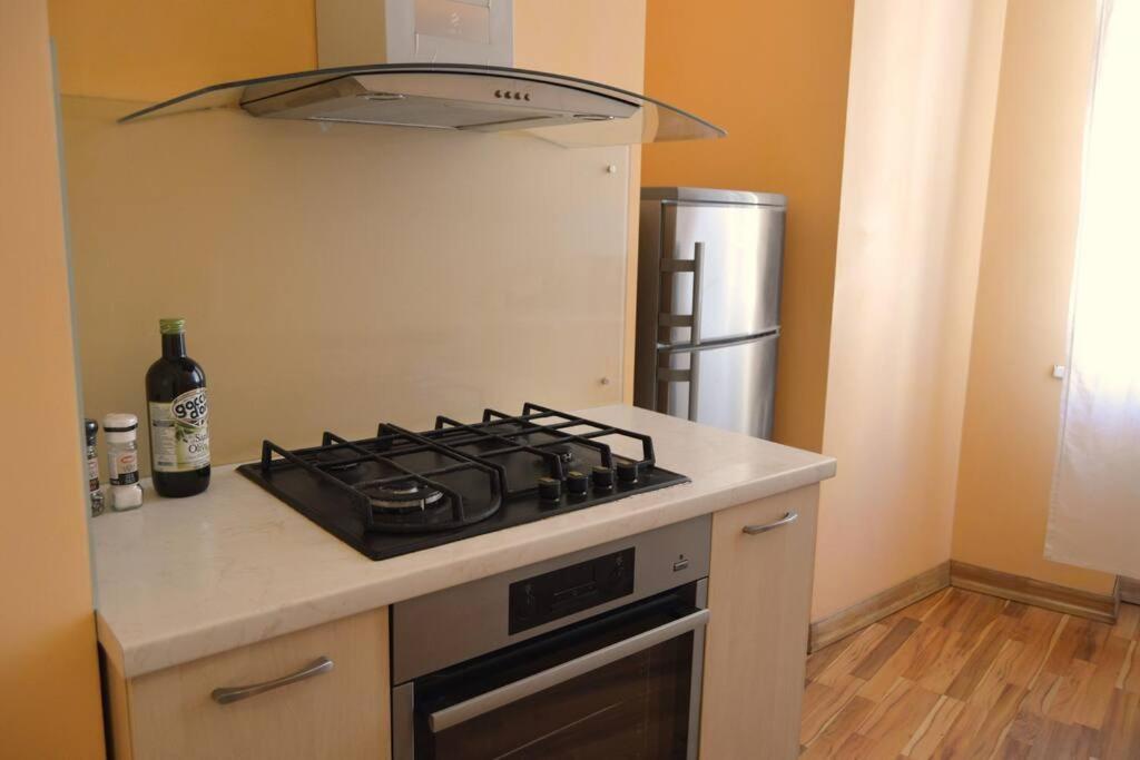 Spacious Old Town Family Peachy 2 Bedrooms Apartment, Nearby The Riga Presidential Castle Eksteriør billede