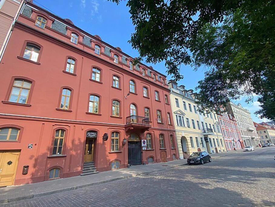 Spacious Old Town Family Peachy 2 Bedrooms Apartment, Nearby The Riga Presidential Castle Eksteriør billede