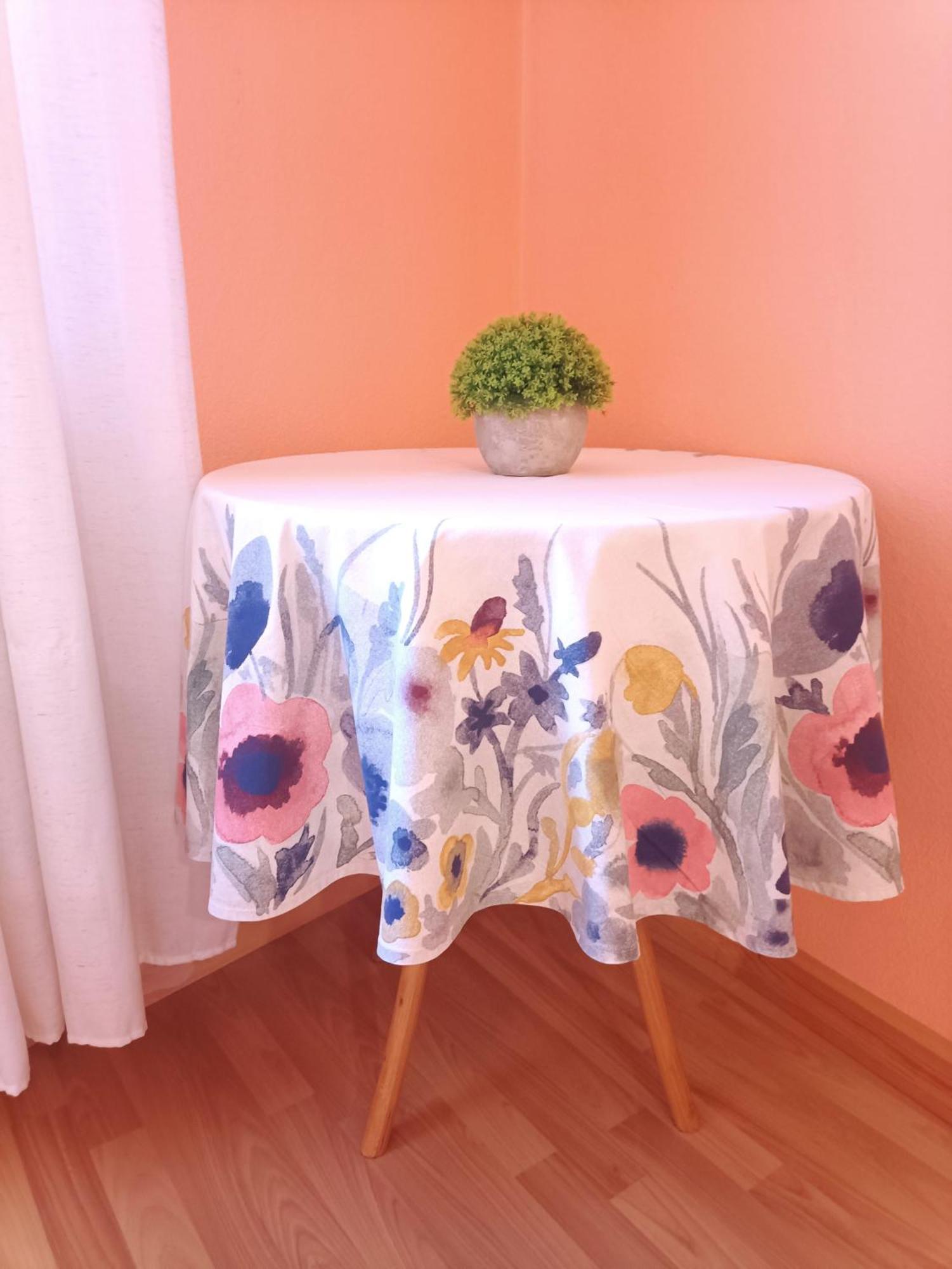 Spacious Old Town Family Peachy 2 Bedrooms Apartment, Nearby The Riga Presidential Castle Eksteriør billede