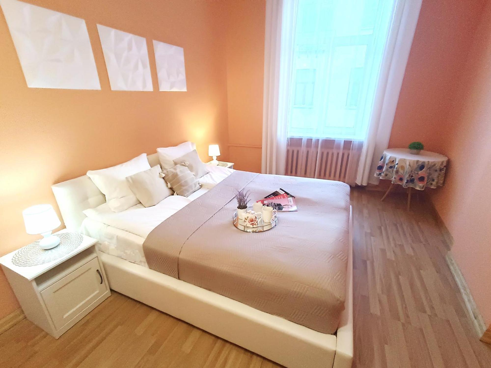Spacious Old Town Family Peachy 2 Bedrooms Apartment, Nearby The Riga Presidential Castle Eksteriør billede