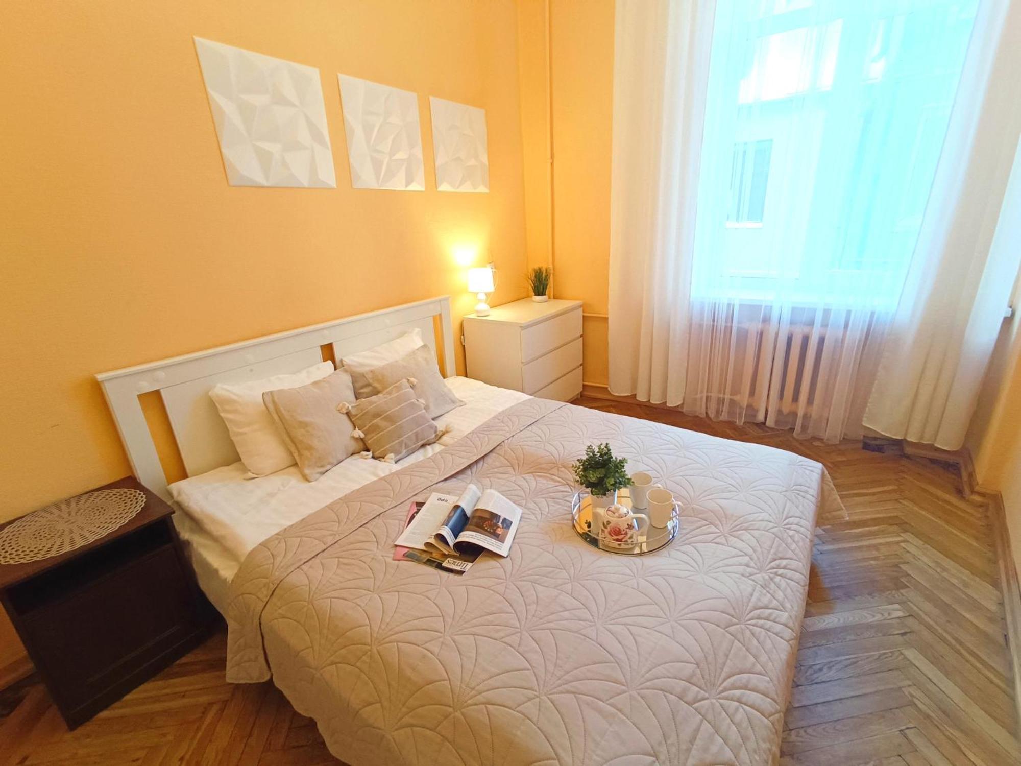 Spacious Old Town Family Peachy 2 Bedrooms Apartment, Nearby The Riga Presidential Castle Eksteriør billede